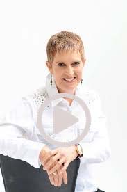 Wilna Van Beek & Play Button Wilna Van Beek & Play Button